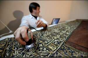 Lazerle restore edilen Kabe kapı örtüsüne iklimlendirmeli vitrin
