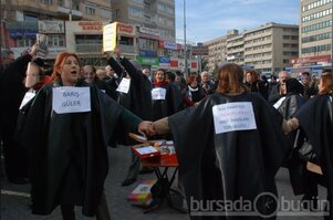 CHP'li kadınlardan maskeli eylem