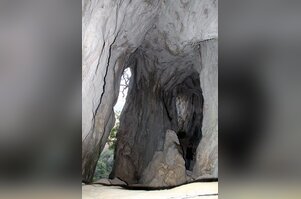 Yabancı turistlerin gözdesi mağaraya merdiven bekleniyor