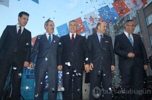 Nilüfer'de AK Parti'den miting gibi açılış