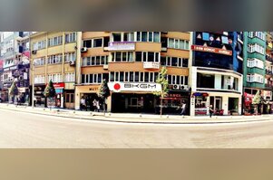 Burç pasajı tiyatro oldu