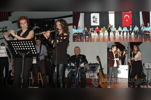 Öğrenci velilerinden müzik resitali