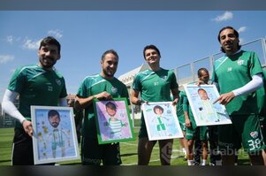 Bursasporlu futbolculara "karikatür" sürprizi!