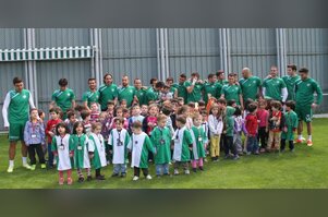 Bursaspor'a miniklerden moral ziyareti