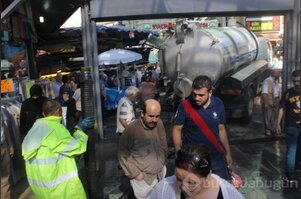 Bursa'da kapalı çarşıyı su bastı! 