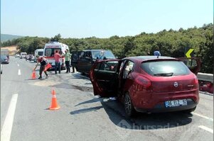 Otomobil ikiye bölündü: 1 ölü 6 yaralı...