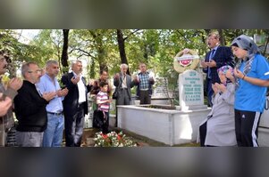 Amigo Yaşar kabri başında anıldı