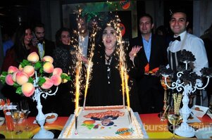 Nur Yerlitaş'ın partisine ünlüler akın etti...