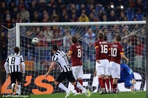 Juventus Roma'dan istediğini aldı