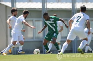 Özlüce'de gol düellosunu Bursaspor kazandı!