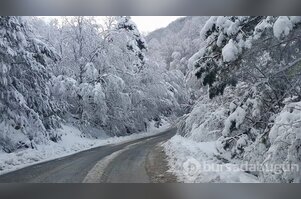 Bursa'da kar sürprizi! Uludağ'a çıkmak isteyenler yolda kaldı