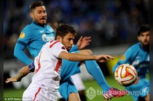 Sevilla Zenit'i kupanın dışına itti!