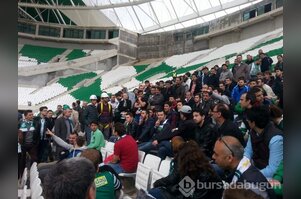 Bursaspor taraftarlarından Timsah Arena'ya çıkarma