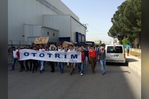 Bursa'da işçilerden 'tabut'lu eylem
