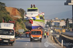 Kara yoluyla en büyük gemi Bursa'da taşındı	