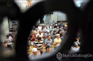 Bursa'da cemaatle teheccüd namazları başladı