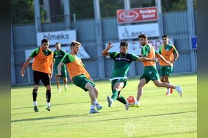 Bursaspor yoğun tempoda çalışıyor 