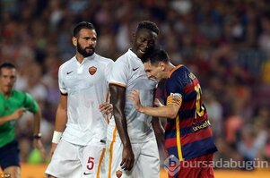 Messi Çıldırdı ve rakibine kafa attı!