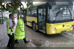  Bursa'da belediye otobüsü 100 yolcuyla kaza yaptı