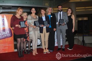 Renk Otizm Derneği için Sanata renk verdiler...