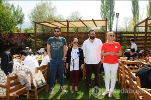 Renk Otizm'e Çubuklu Et'den anlamlı destek...