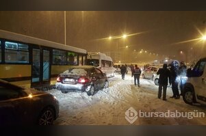 Bursa'da kar yağışı sebebiyle Mudanya yolu kapandı
