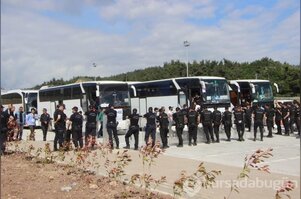 Beşiktaş taraftarı Bursa girişinde aranıyor
