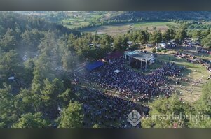 Bursa Karagöz Şenliği'nde ünlü sanatçılar binlerce kişiyi coşturdu	