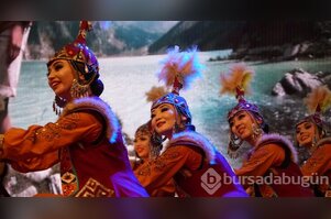 Bursa'da Uluslararası Altın Karagöz Halk Dansları Yarışması başladı