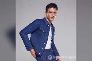 Edis kimi dudağından öptü? (Benden Duymuş Olmayın)
