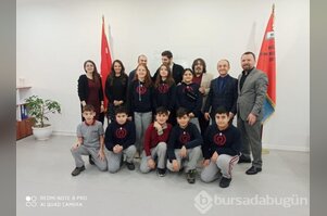 Bursa'da şölen havasında karne töreni