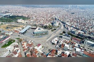 Bursa'nın meydan ve yollarında sessizlik hakim
