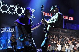 Pilli Bebek Bursa'da rock fırtınası estirdi
