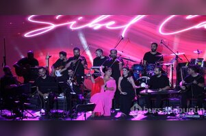 Bursalılar Sibel Can'ı bağrına bastı