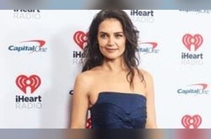 Katie Holmes'ın kıyafeti beğenilmedi