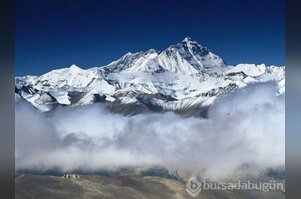 Everest Dağı, tırmanan dağcıların dışkıları yüzünden kirleniyor