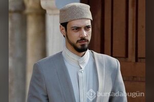 Mert Yazıcıoğlu ile Kerem Bürsin'in tekne pozuna beğeni yağdı!