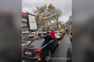 Bursa'da Esad rejiminin düşüşü kutlaması!