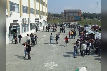 ÜNİVERSİTEDE ŞENLİK SEVİNCİ