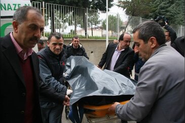 PİLOTUN CESEDİ ADLİ TIP KURUMUNA KALDIRILDI