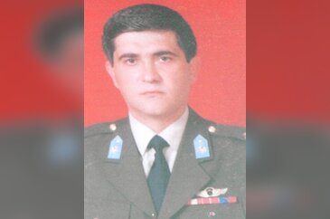 ÖLEN PİLOT TOPRAĞA VERİLDİ