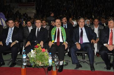 URFA  BAKAN ÇELİKİ BAĞRINA BASTI