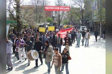 ROMANLARDAN ÇALGISI İSYAN