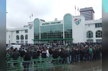 BEŞİKTAŞ MAÇI BİLET KUYRUĞU