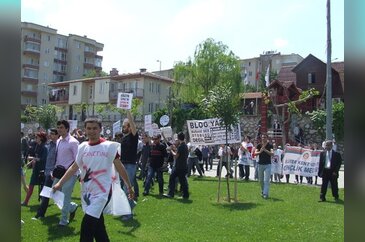 BURSA'DA SANSÜRE KARŞI İSYANDA