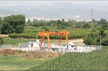 Mısır tarlasına mermer atölyesi kurdular 