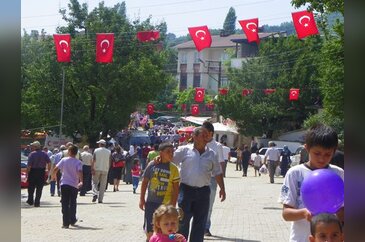 Bu köyde 6 asırlık gelenek sürüyor