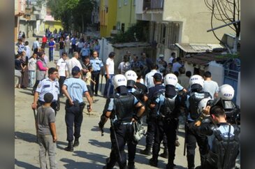 Bursa'da çocuk yüzünden mahalle birbirine girdi