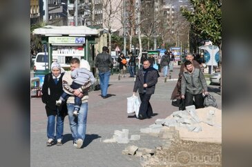 Lodos Bursa'da hayatı olumsuz etkiliyor