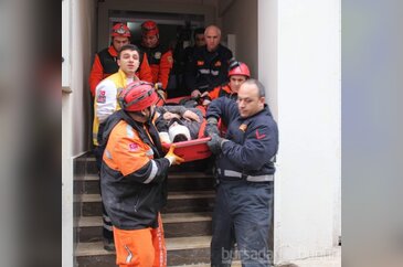 Asansör boşluğunda can pazarı